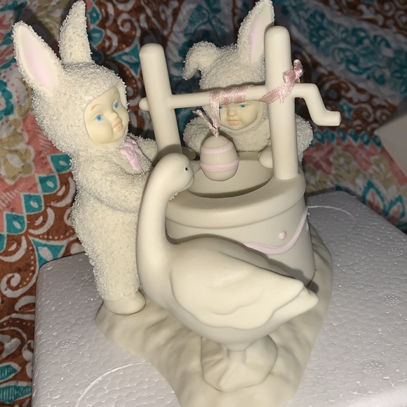 Snowbabies SPRINGTIME STORIES OF THE SNOWBUNNIES “WISHING YOU A HAPPY EASTER” - Picture 5 of 11